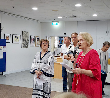Открытие Рождественской художественной выставки и творческого объединения "Арт Поинт" состоялось 7 декабря в Русском клубе