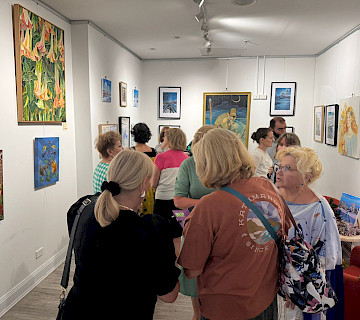 Открытие Рождественской художественной выставки и творческого объединения "Арт Поинт" состоялось 7 декабря в Русском клубе