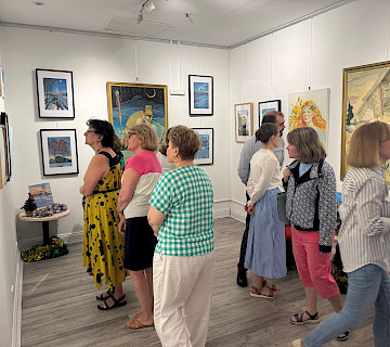 Открытие Рождественской художественной выставки и творческого объединения "Арт Поинт" состоялось 7 декабря в Русском клубе