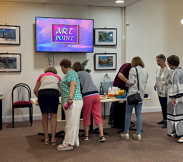 Открытие Рождественской художественной выставки и творческого объединения "Арт Поинт" состоялось 7 декабря в Русском клубе